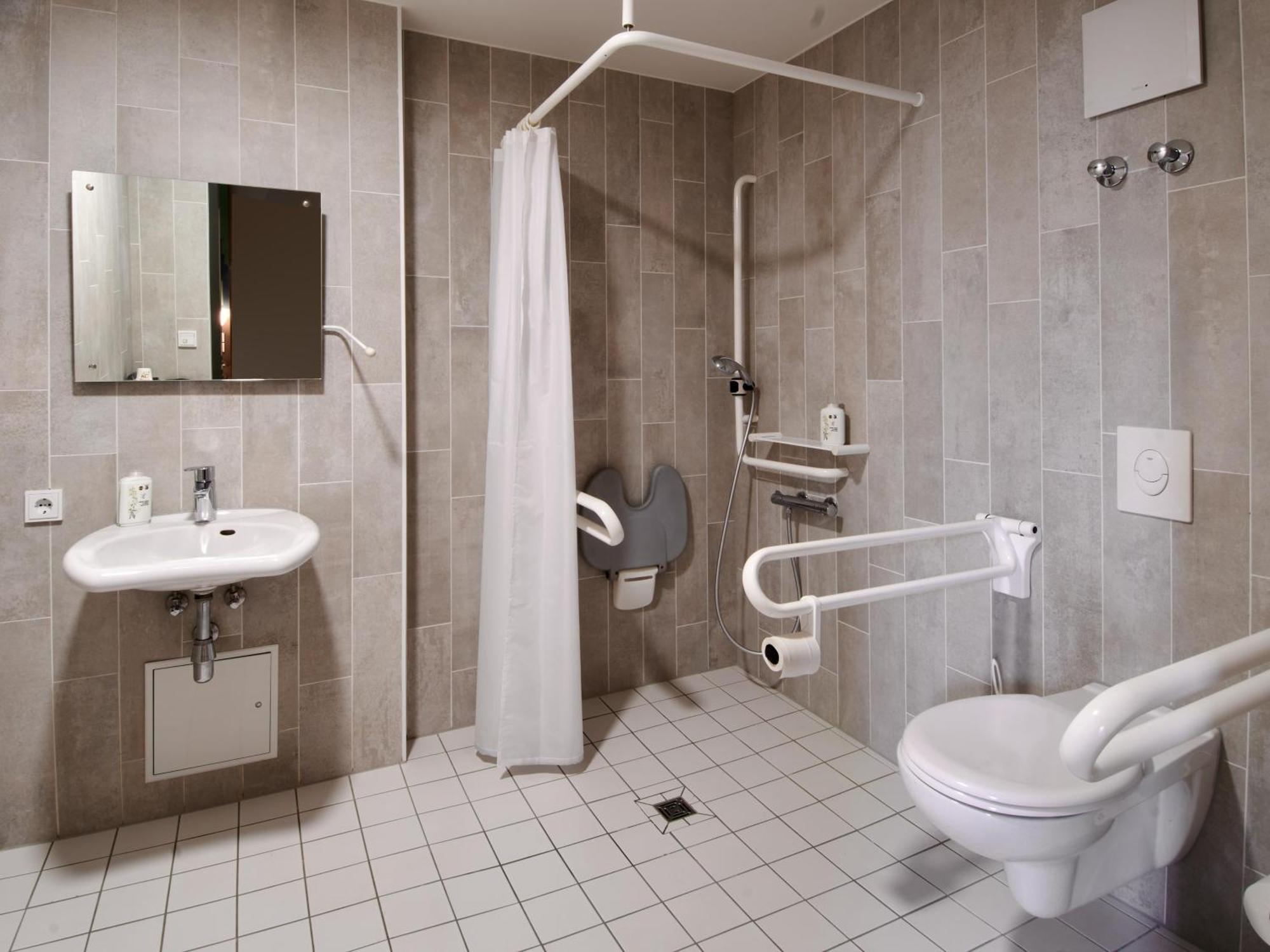 B&B Hotel Bad Homburg Бад-Гомбург-фор-дер-Гее Екстер'єр фото